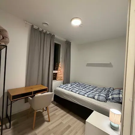 Apartment Huge 5 Bed, In Center *